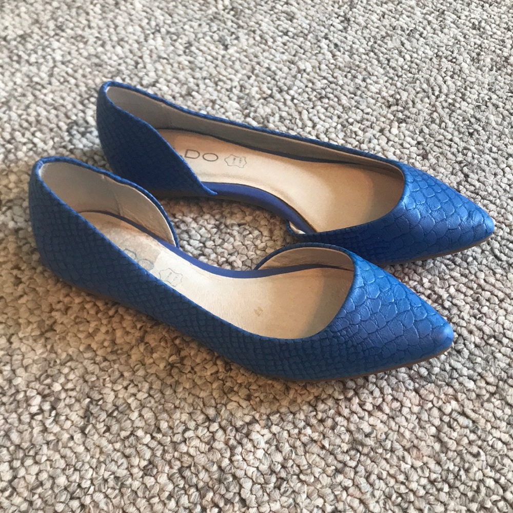 Blue pattern Aldo flats, size 6